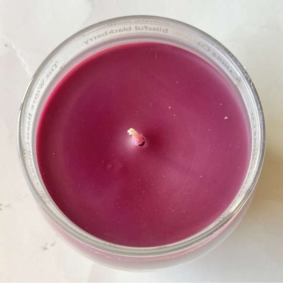 The White Barn Candle Co Blissful Blackberry Real Essence Scented Jar 7.5oz Rare - Picture 2 of 3